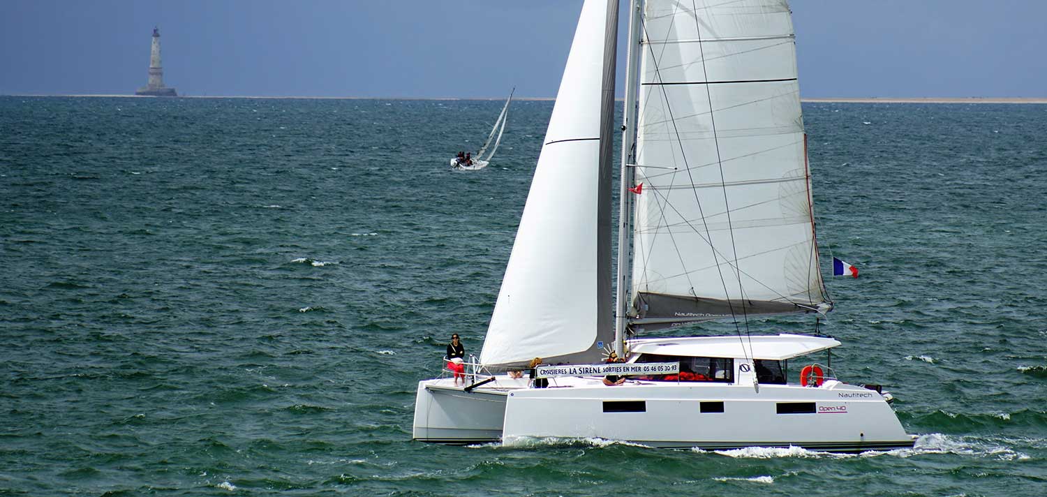 Catamaran à voile SABA Capacité en privatif de 12 passagers maxi